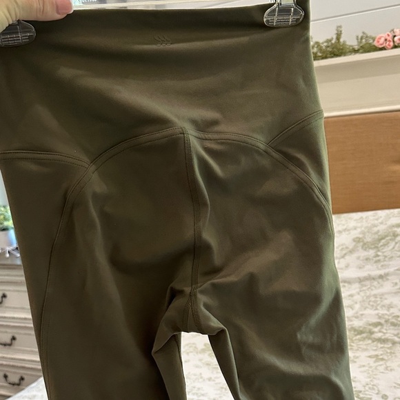 All in Motion Olive Green Activewear - Picture 5 of 5